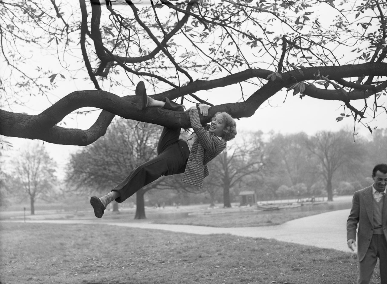 (Photo by William Vanderson/Fox Photos/Hulton Archive/Getty Images)...