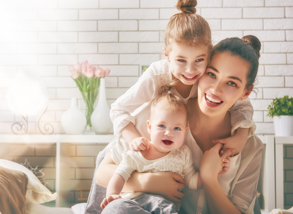 'Today is tomorrow's memory:' How to find joy in motherhood... - Studio 5